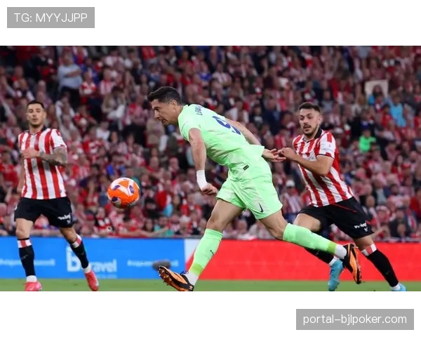 欧冠:巴萨3-1逆转马竞,莱万多夫斯基点射梅开二度 欧冠:巴萨3-1逆转马竞,莱万多夫斯基点射梅开二度